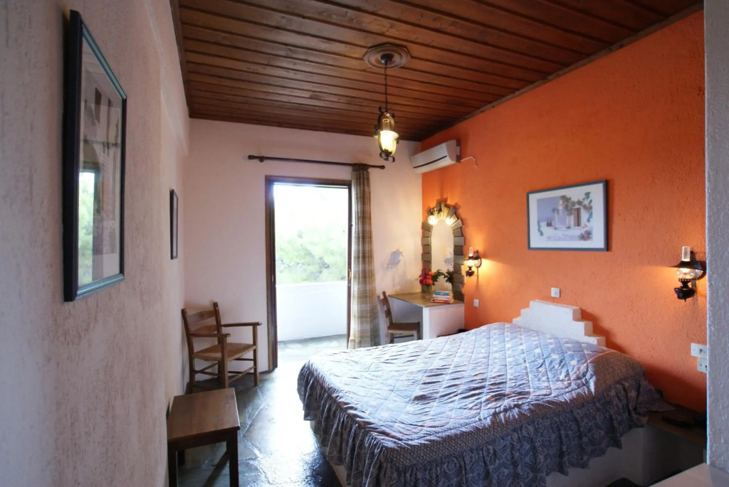Paradise Hotel