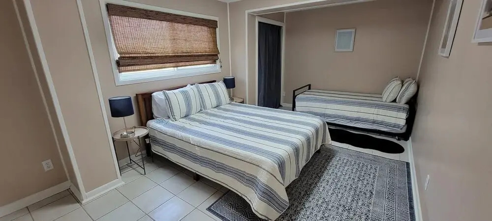 Sunset Dreams off Bay Large Home Sleeps 14 3 Bedroom Home by Redawning
