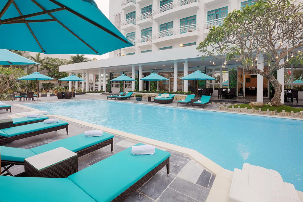 Flora Beach Hotel & Spa