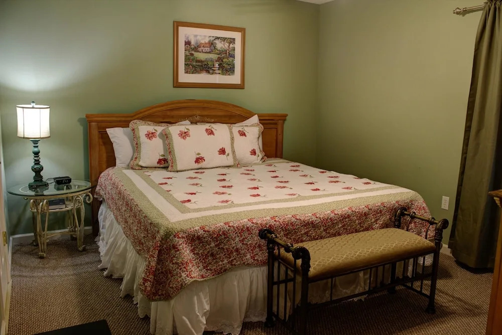 Whispering Pines 352hc