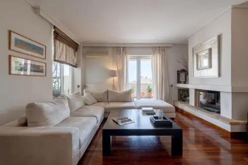 A Deluxe 3Bdr Apartment In Glyfada With Sea View