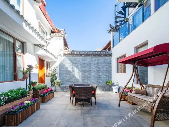 Lijiang Yueyue Meisu (Lijiang Ancient City Dashuiche Branch)