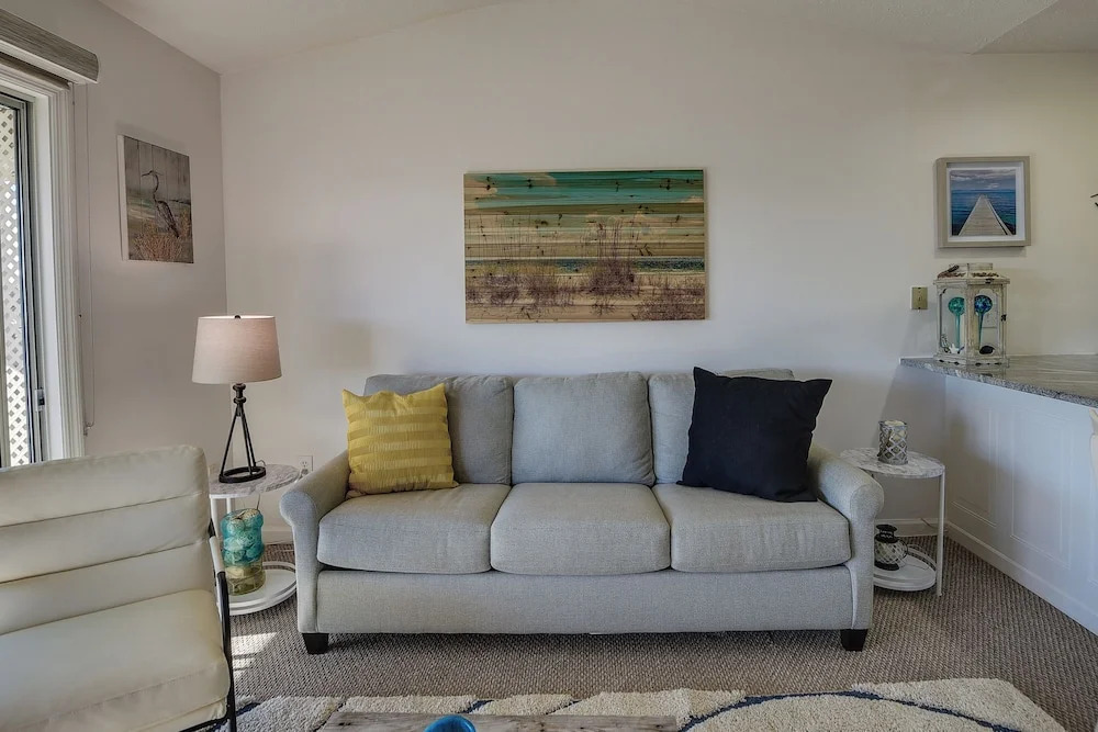 Little River Condo With Balcony & Pool Access!