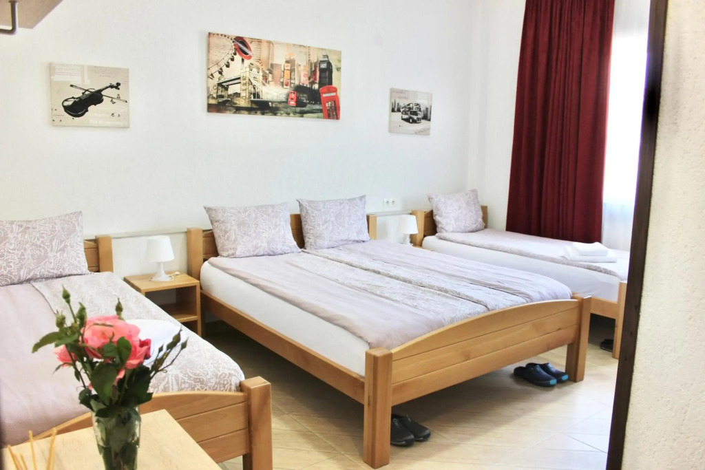 Becar Pyramids B&B
