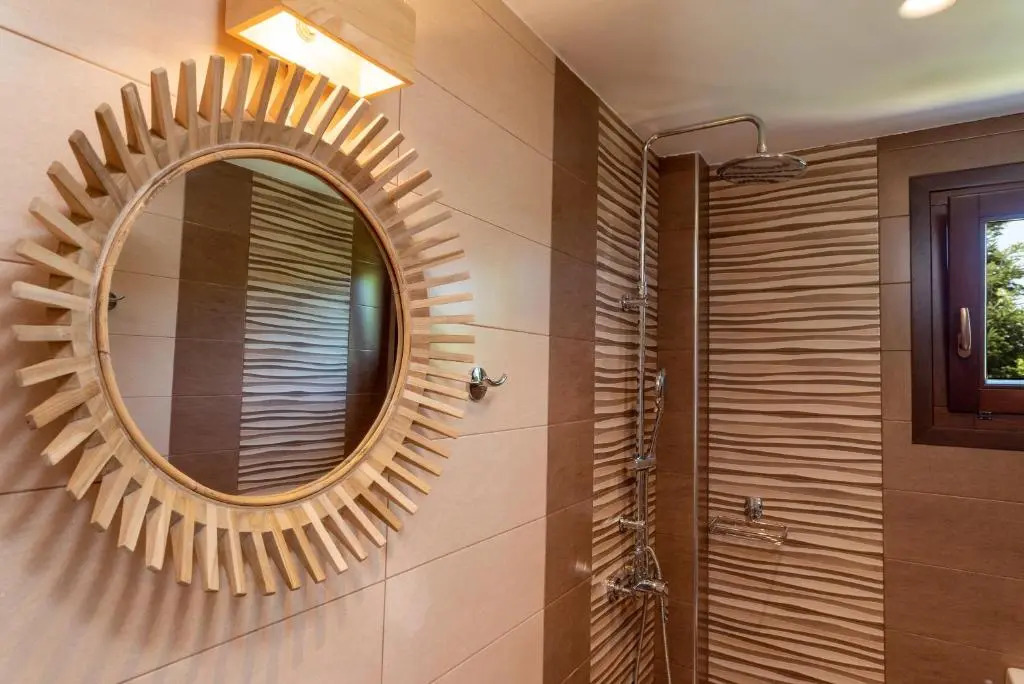 Άλυσσος suites