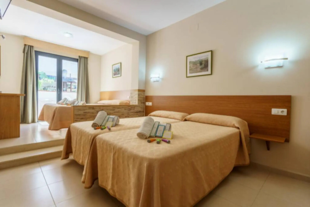 Hostal Costabella - Quadruple Room with Terrace Standard Rate