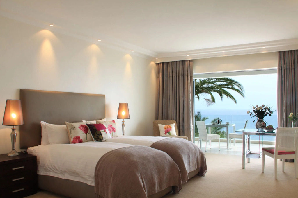 The Clarendon - Bantry Bay