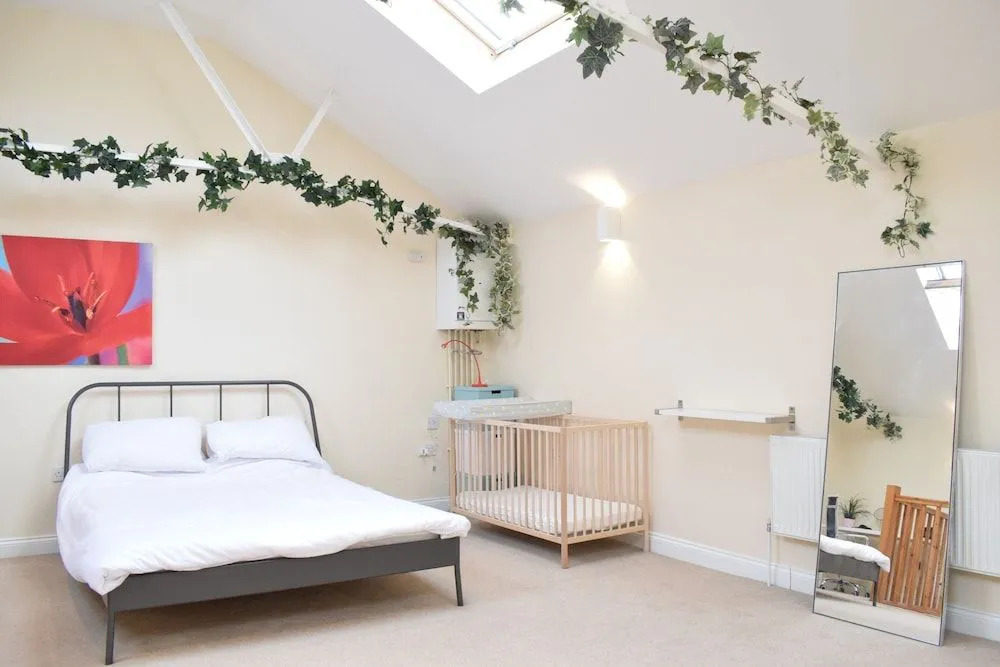 Spacious 1 Bedroom House in Fulham
