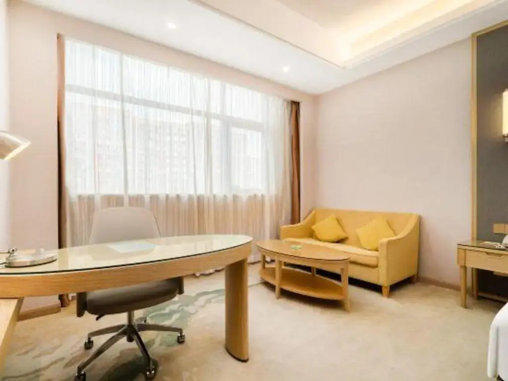 Vienna International Hotel (Chengdu Happy Valley, Dongzikou Metro Station)