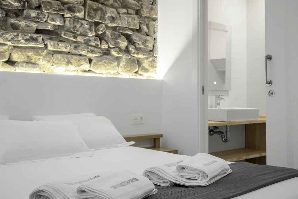 32 De Agosto ROOMS