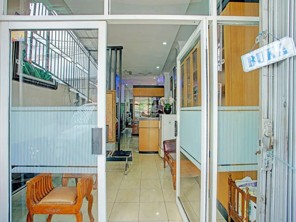 SPOT ON 92905 Sutomo Residence Syariah Near Taman Tugu Padang Area