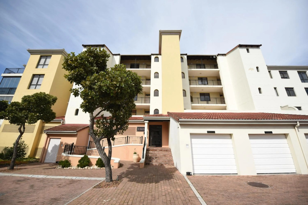 The Island Club Apartment