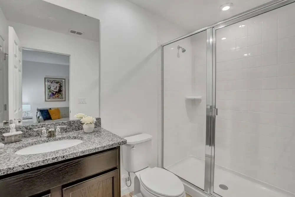 2182cooper 4 Bedroom Townhouse by Redawning