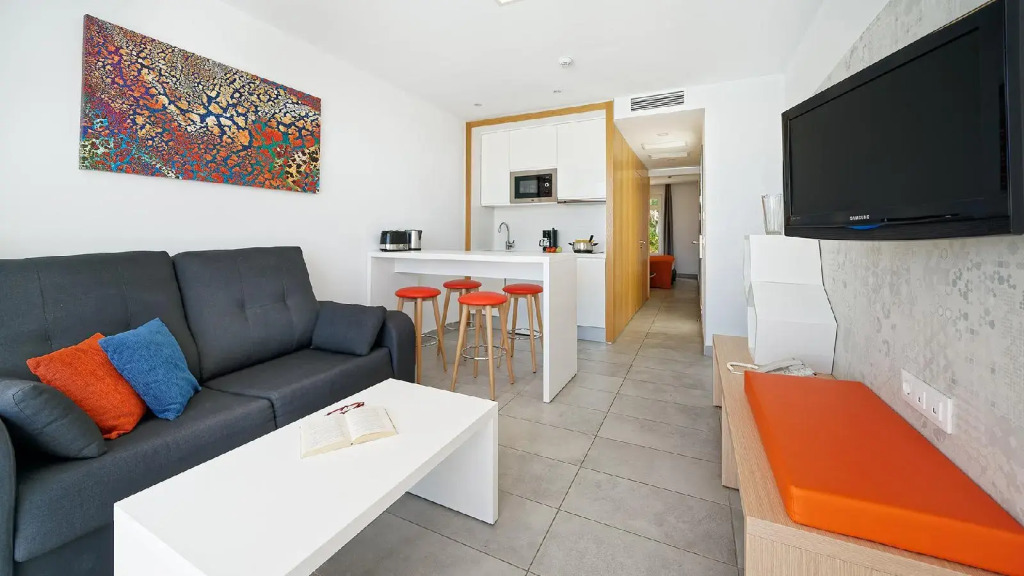 Ura Hotels Lara Adults Only