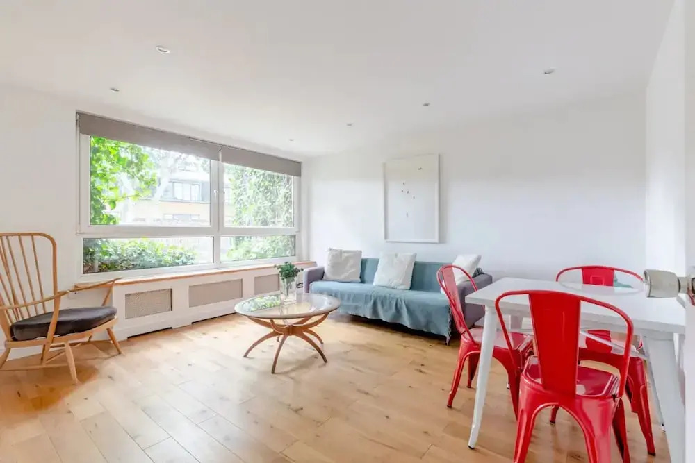 Spacious 1 Bedroom Apartment in Vibrant Angel