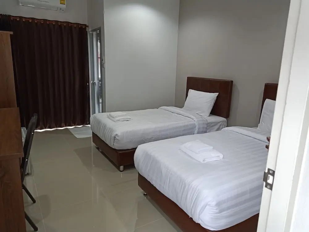 V2 hotel