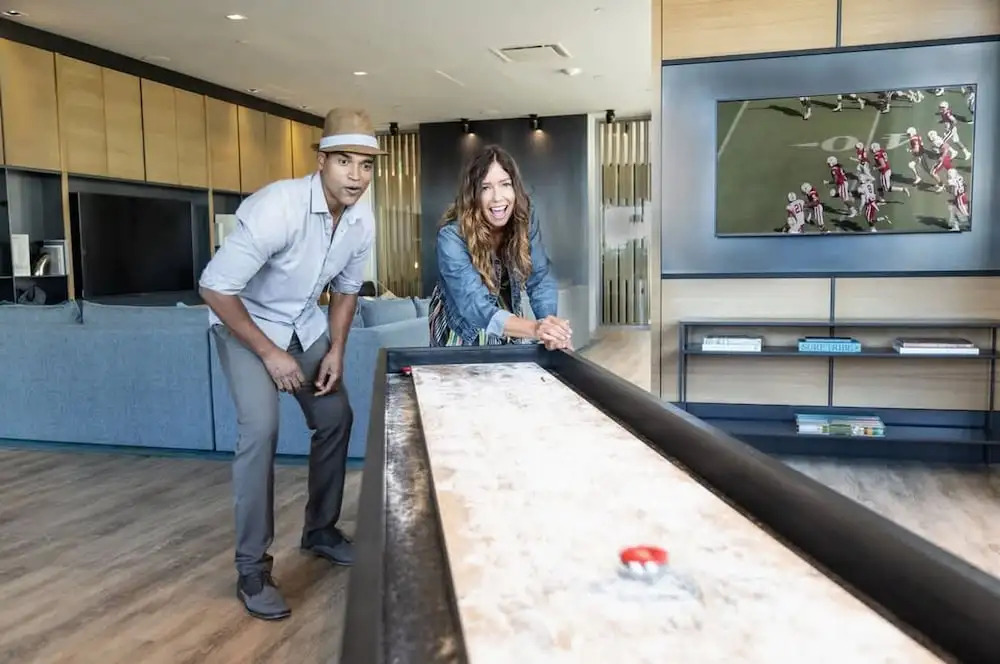 NEW Downtown Luxe King Suite Sauna Pool Access