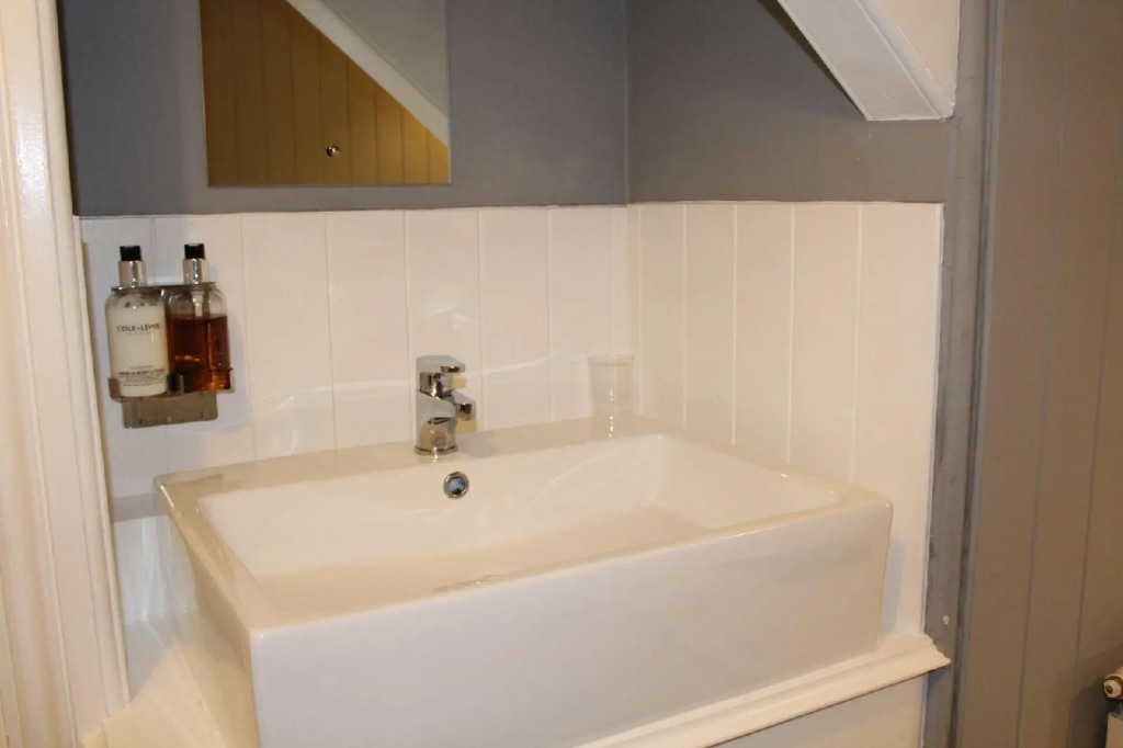 Camelot Guest House