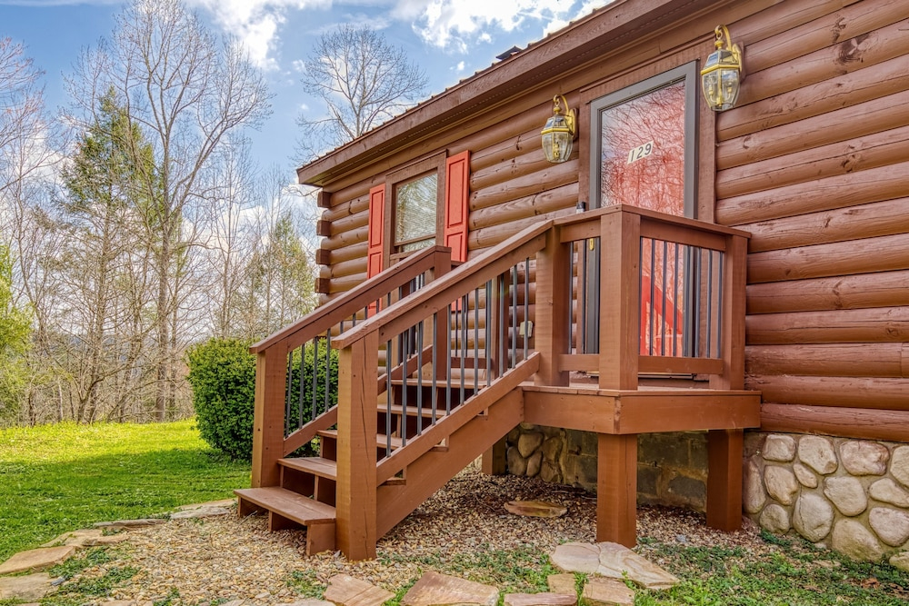 Greenbrier Woods 2 Bedroom Cabin