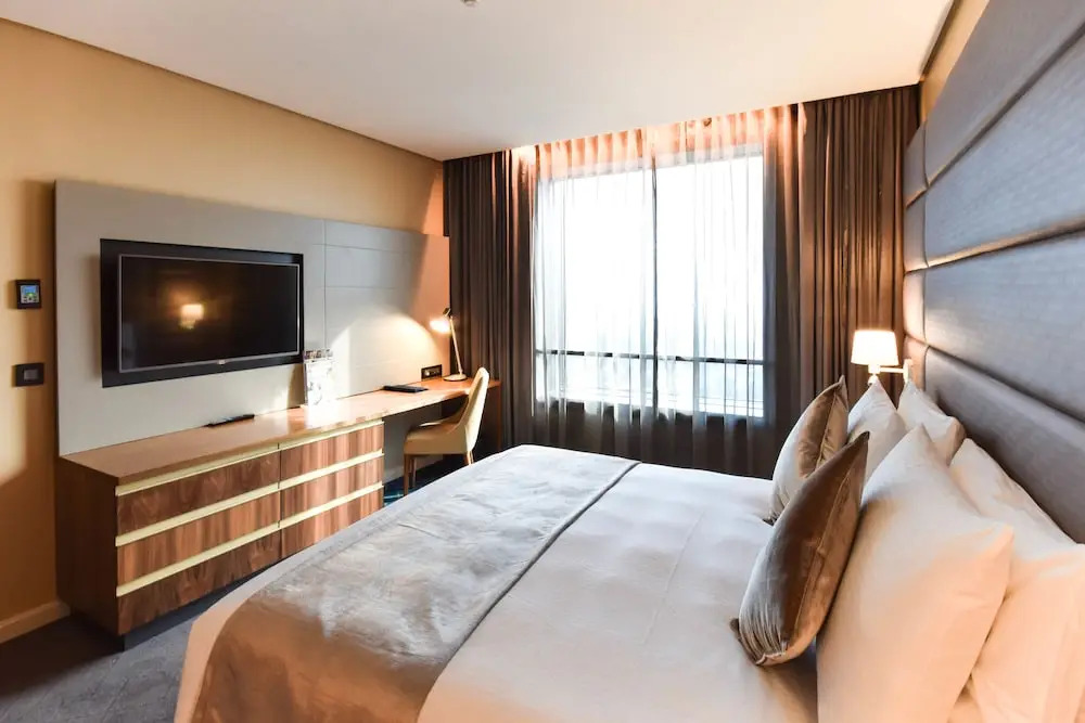 Hotel 2 Fevrier