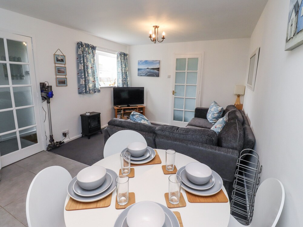 51 Longstone Park