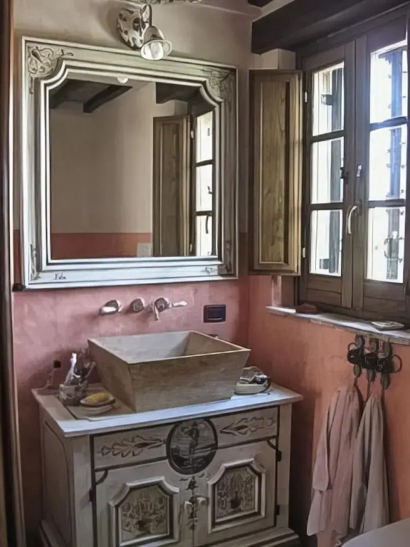 Tenuta di campagna con piscina immersa nel verde