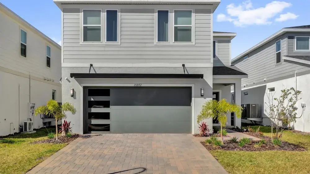 Upstay Family Home w Cinema, Pool & BBQ Clermont