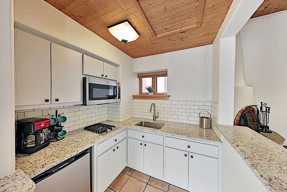 Santa Maria At Zona Rosa: Walk Everywhere! 1 Bedroom Condo