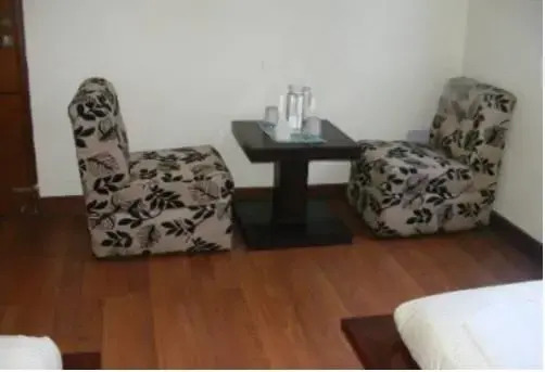 Du Nepal Inn & Lounge