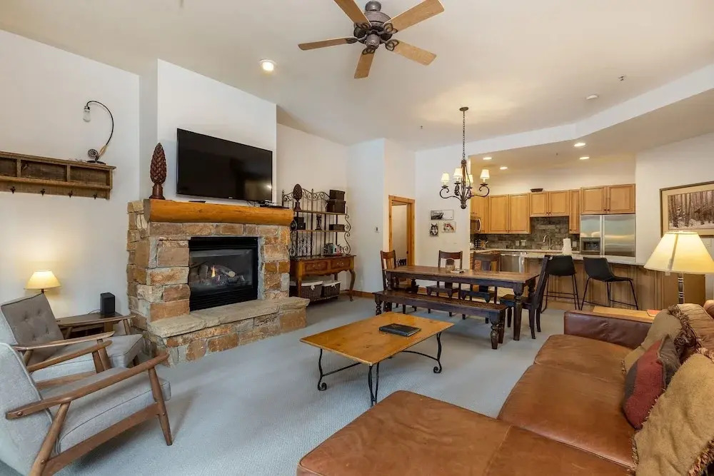 3059 The Timbers 2 Bedroom Condo by RedAwning