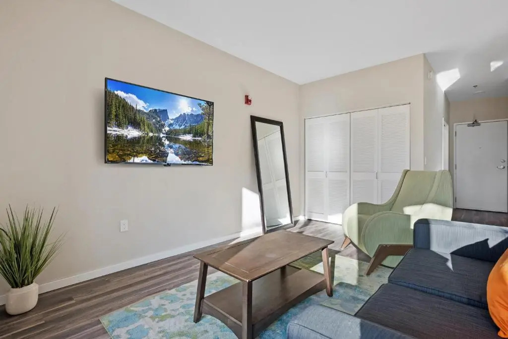 Upscale Stay with Amenities Galore 348
