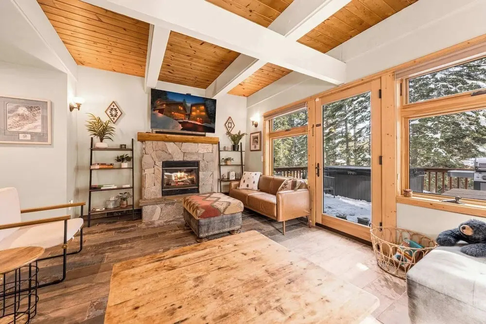 Tahoe City Retreat For 8!