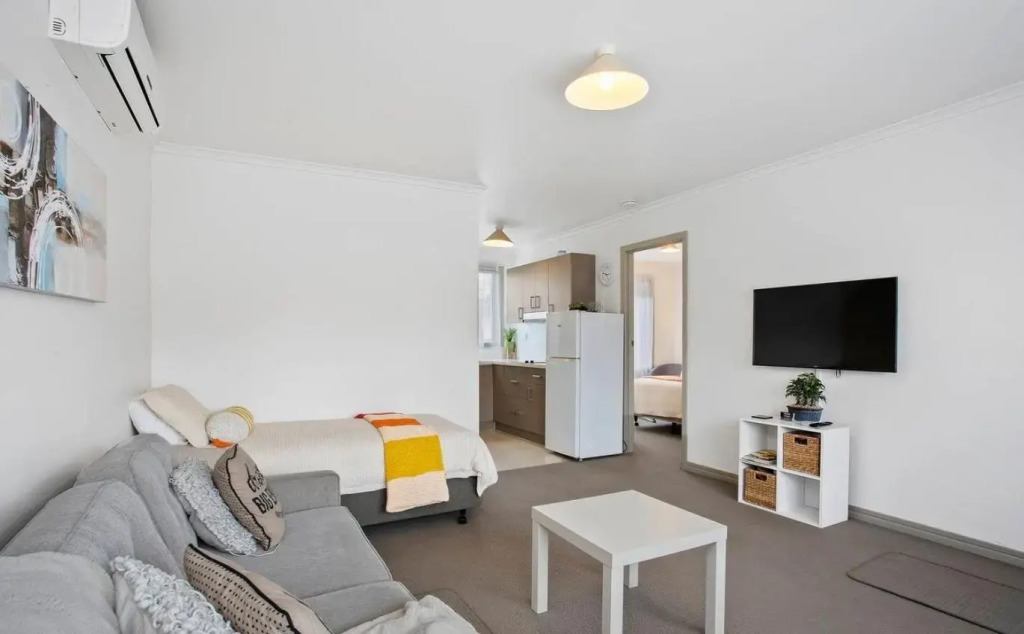 Newly Renovated Geelong Serviced Apartments by Short & Long Stays