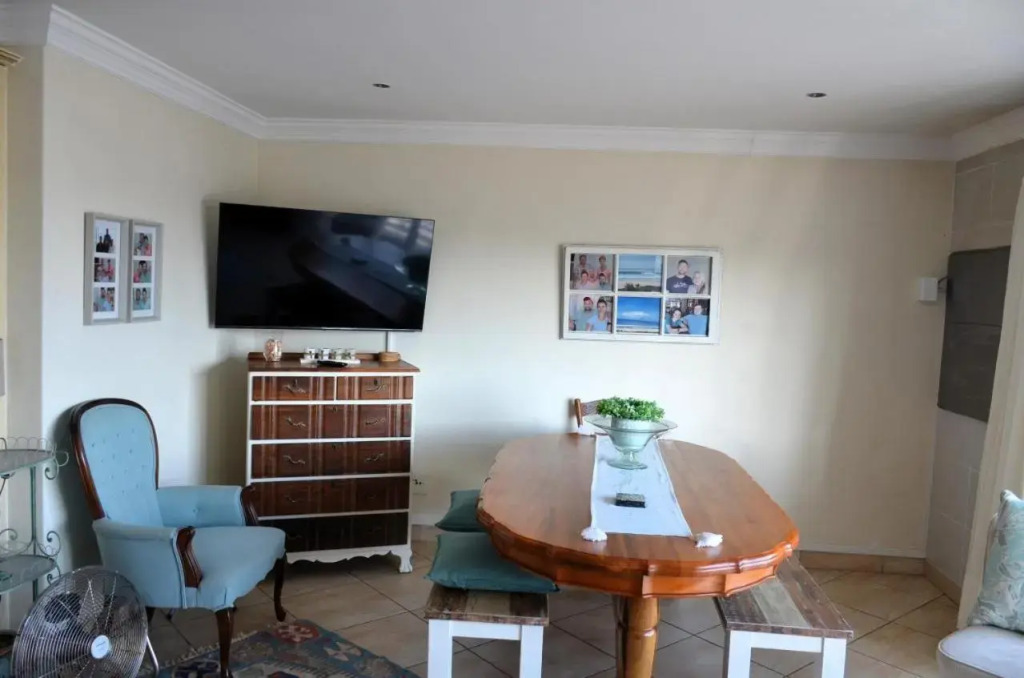 Lovely 2 bedrooms, 2 bathrooms Flat with sea view.