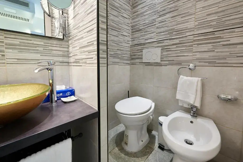 Room 230 Roma Luxury Suites