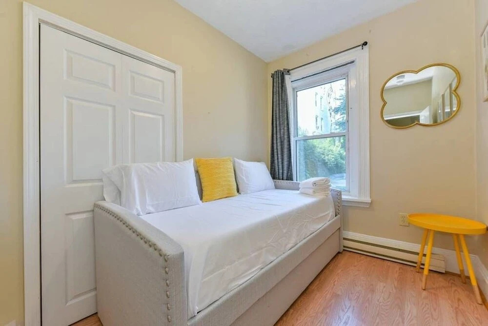 Prime 2br/1ba Apt in Heart of North End