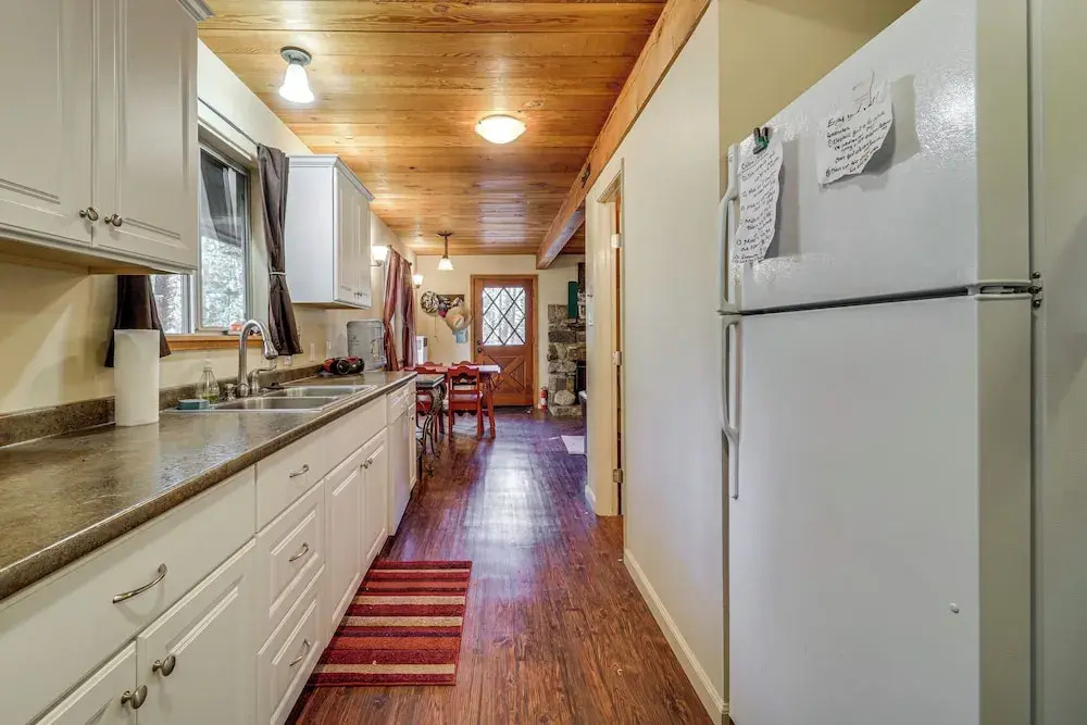 Near Slopes, Donner Lake & Trails! Woodsy Retreat