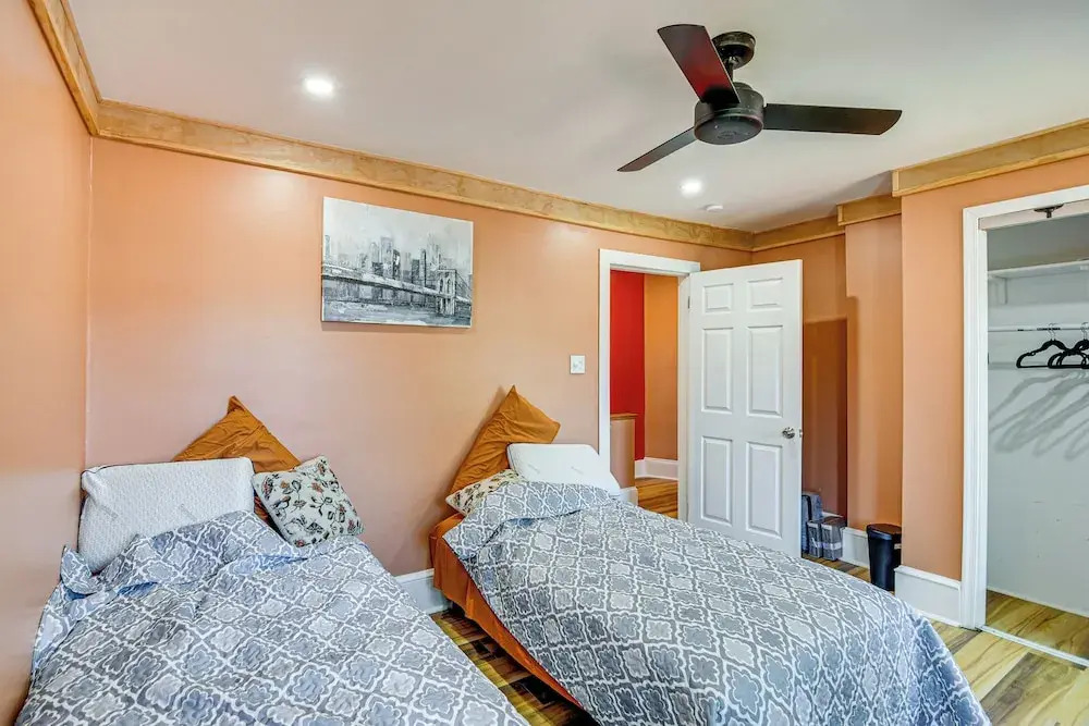 Walkable Neighborhood: Updated Morton Home!