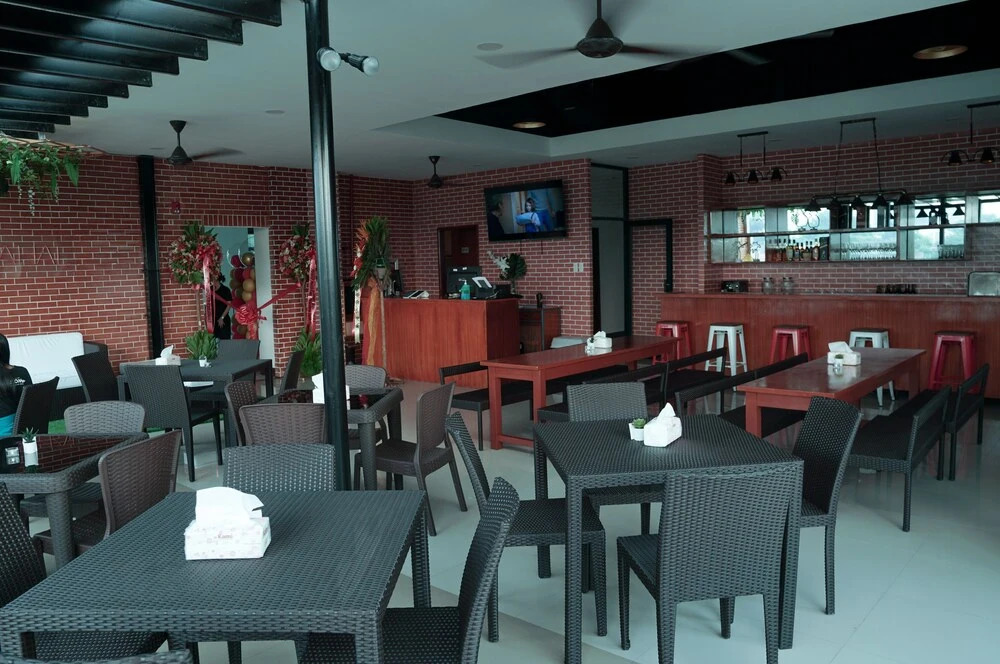 M28 Hotel and Apartments