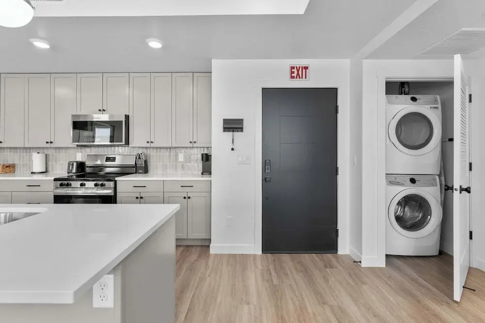Terra Vista Stay for 8
