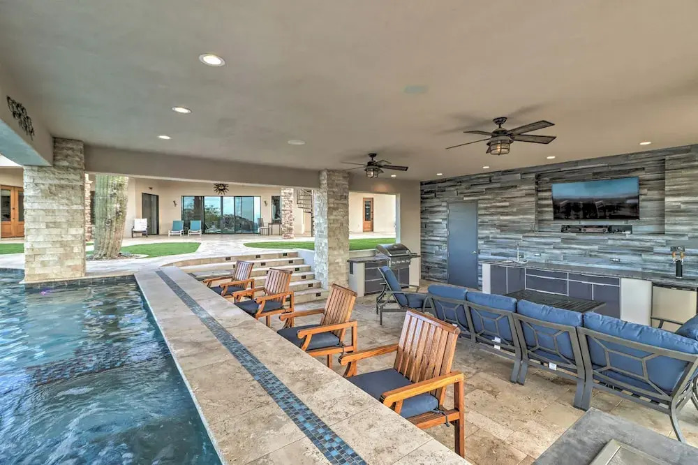 Pool and Spa! Phoenix Mansion Near Spring Training
