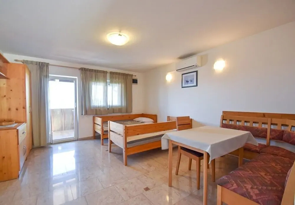 Lidija - Family Friendly & Close to the sea - B2