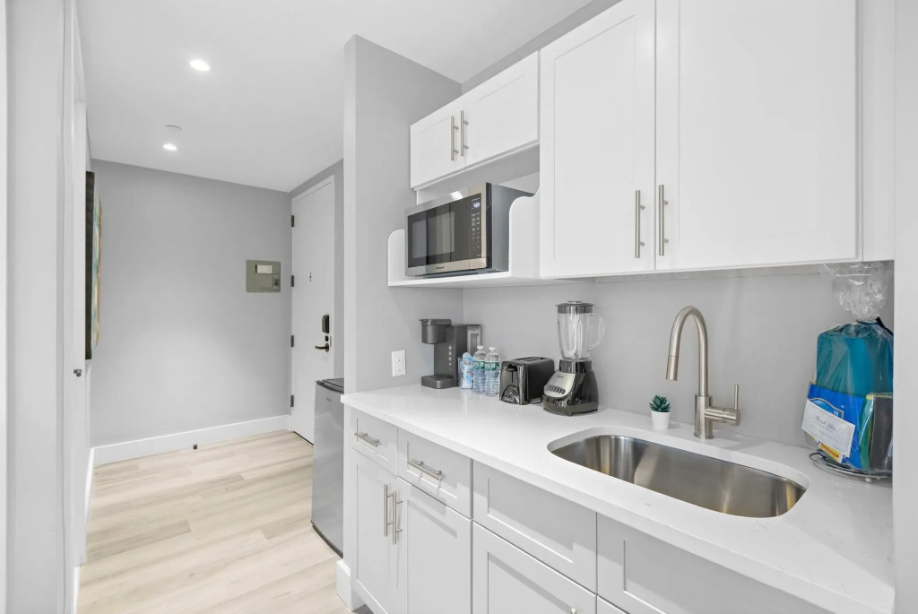 Global Luxury Suites at The Arches