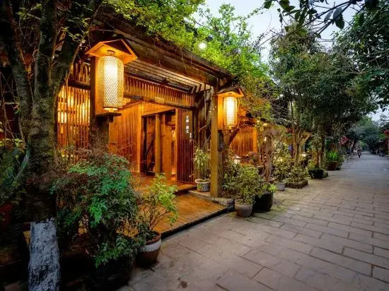 Pingle Ancient Town Lijiang Hostel