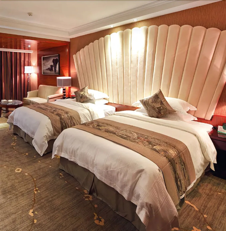 Serengeti Hotel