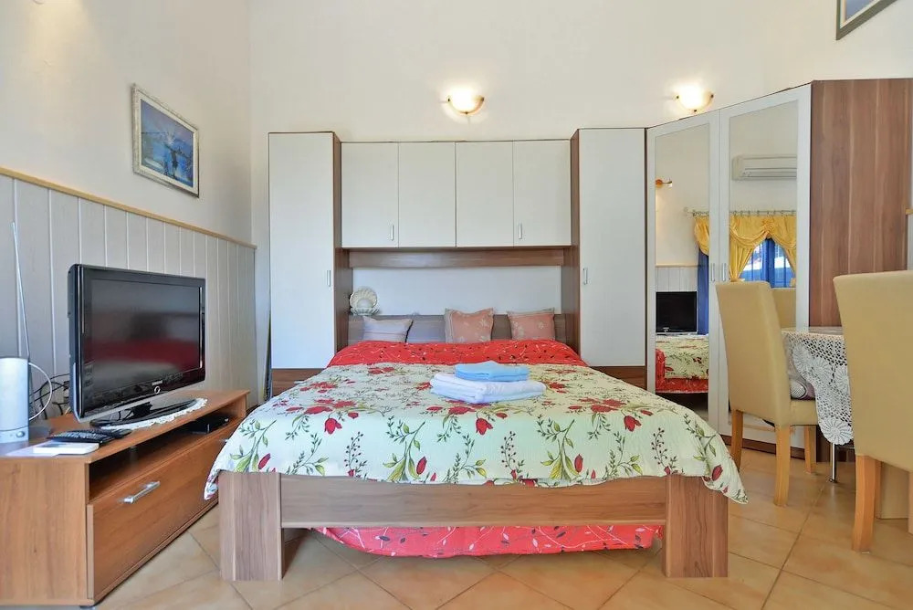 Apartment 1374