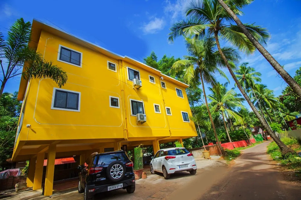 OYO 18414 Home Cosy Studio Saligao Circle