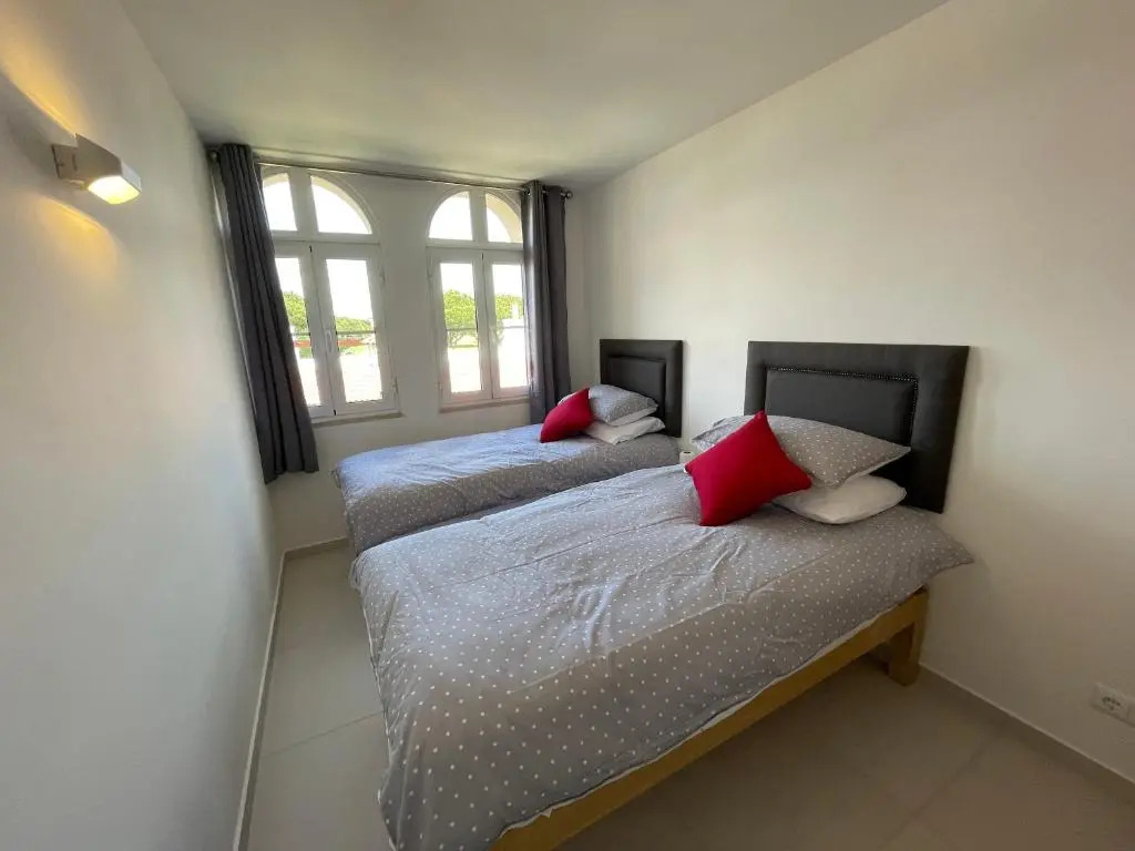 Orange Tree - Stylish 2 Bedroom Apartment in Old Village