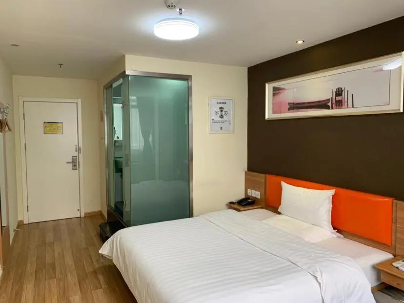 7Days Inn Yingshang LAN-STAR building materials market