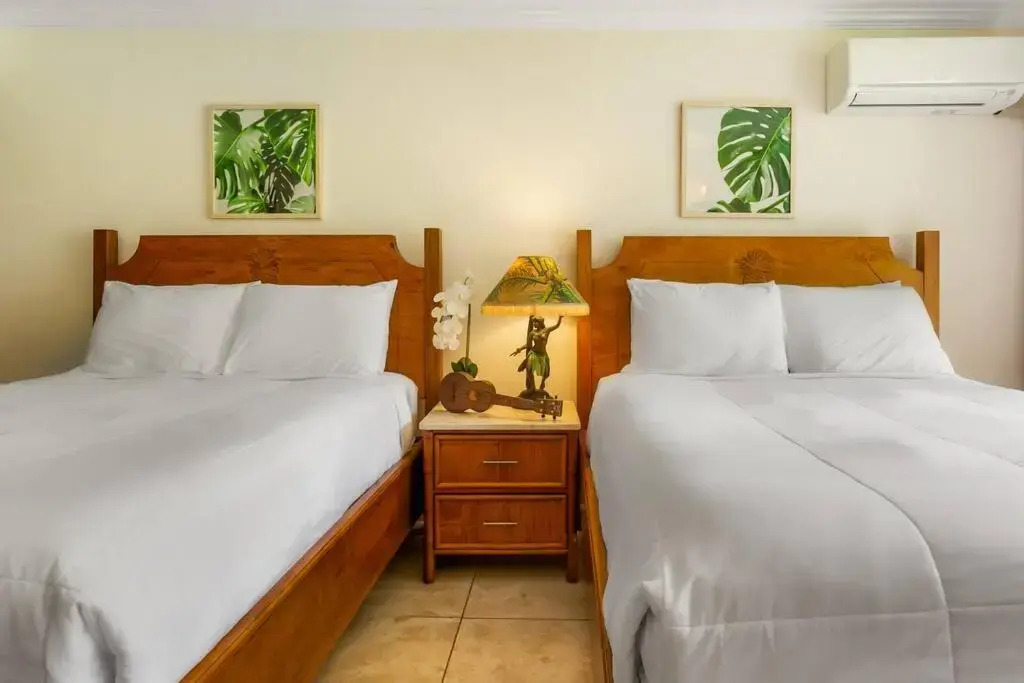 Islander Ground Floor Condo 1-Minute to Beach